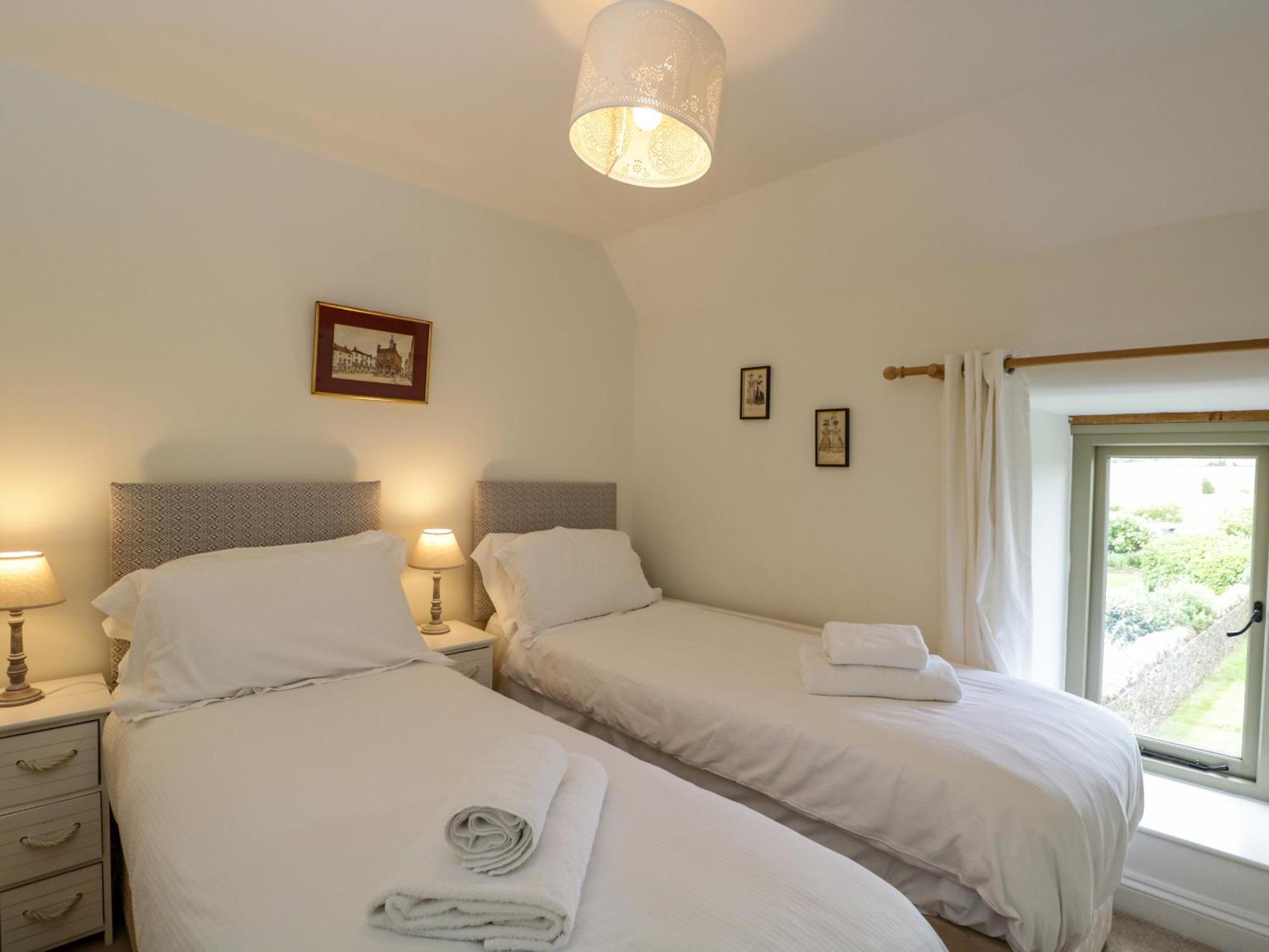 Little Owl Barn Villa Burford Exterior photo